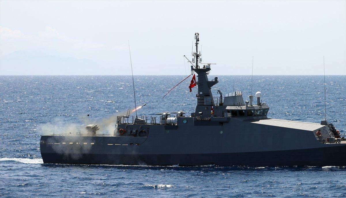 Bakan Akar'dan Yunanistan'a: Dostluk elimizi tutun