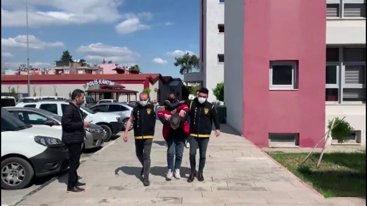 Adana'da araçtan 820 bin lira çalanlar yakalandı