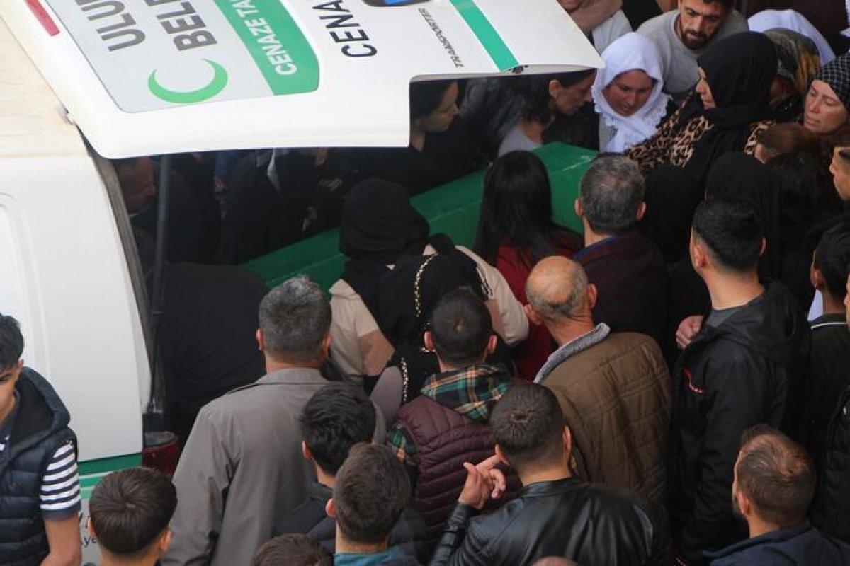 Şırnak'ta boşanmakta anlaştığı karısını öldürdü, kızını yaraladı