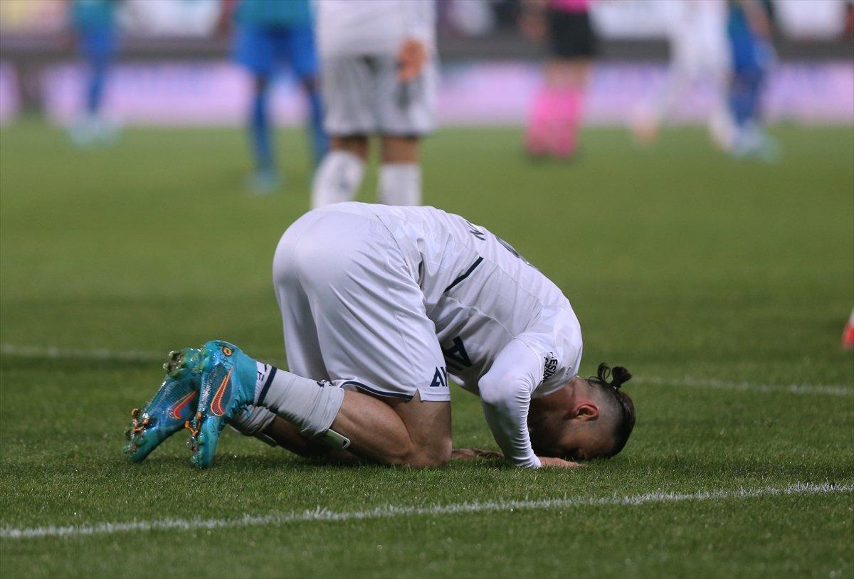 Serdar Dursun, hat-trick ile tarihe geçti