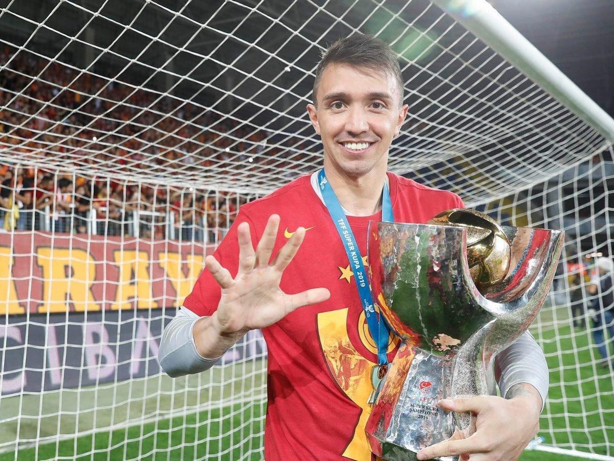 Muslera'ya Necaxa talip oldu