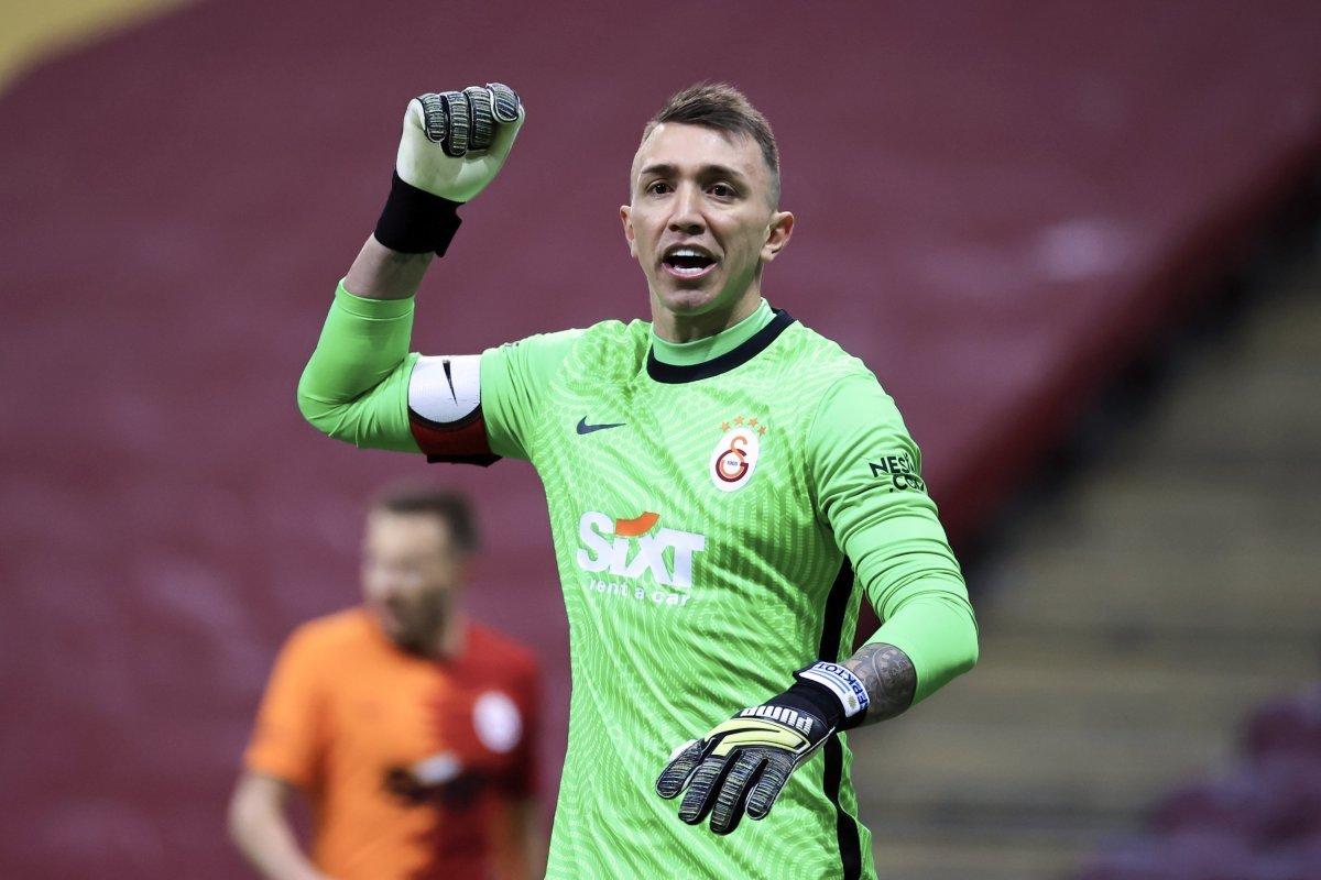 Muslera'ya Necaxa talip oldu