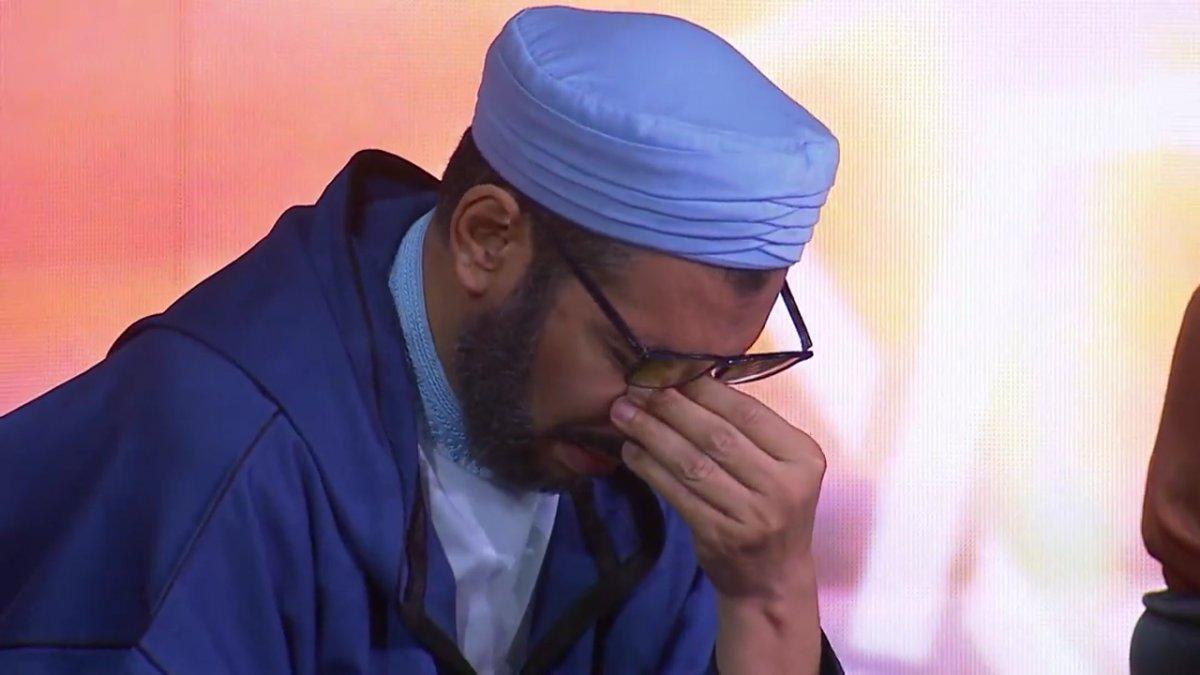 Cumhurbaşkanı Erdoğan, Suudi Arabistan'da ezan yarışması birincisi Muhsin Kara'yı kutladı