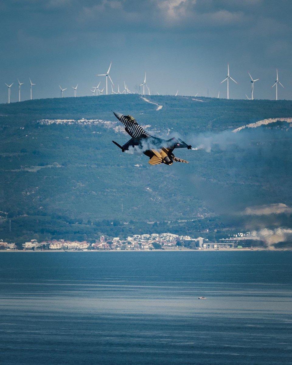 SOLOTÜRK 23 Nisan gösterisini Çanakkale'de yaptı
