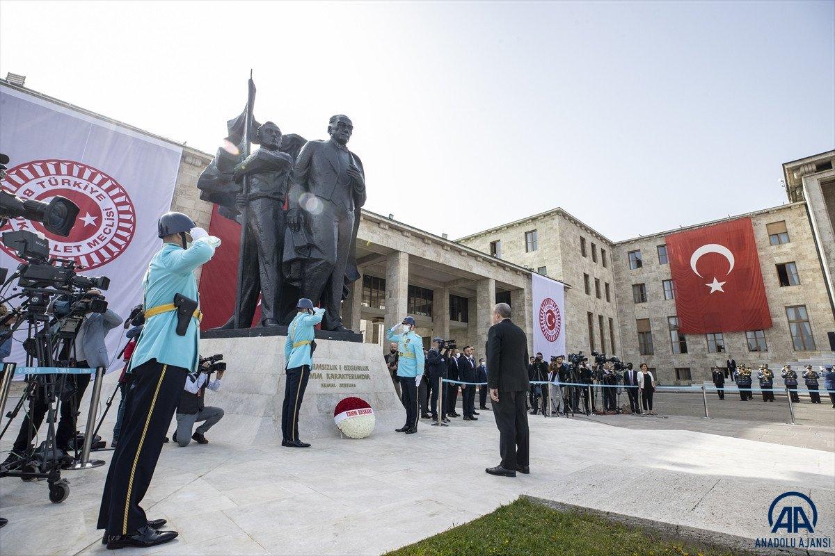 Siyasilerden 23 Nisan mesajları