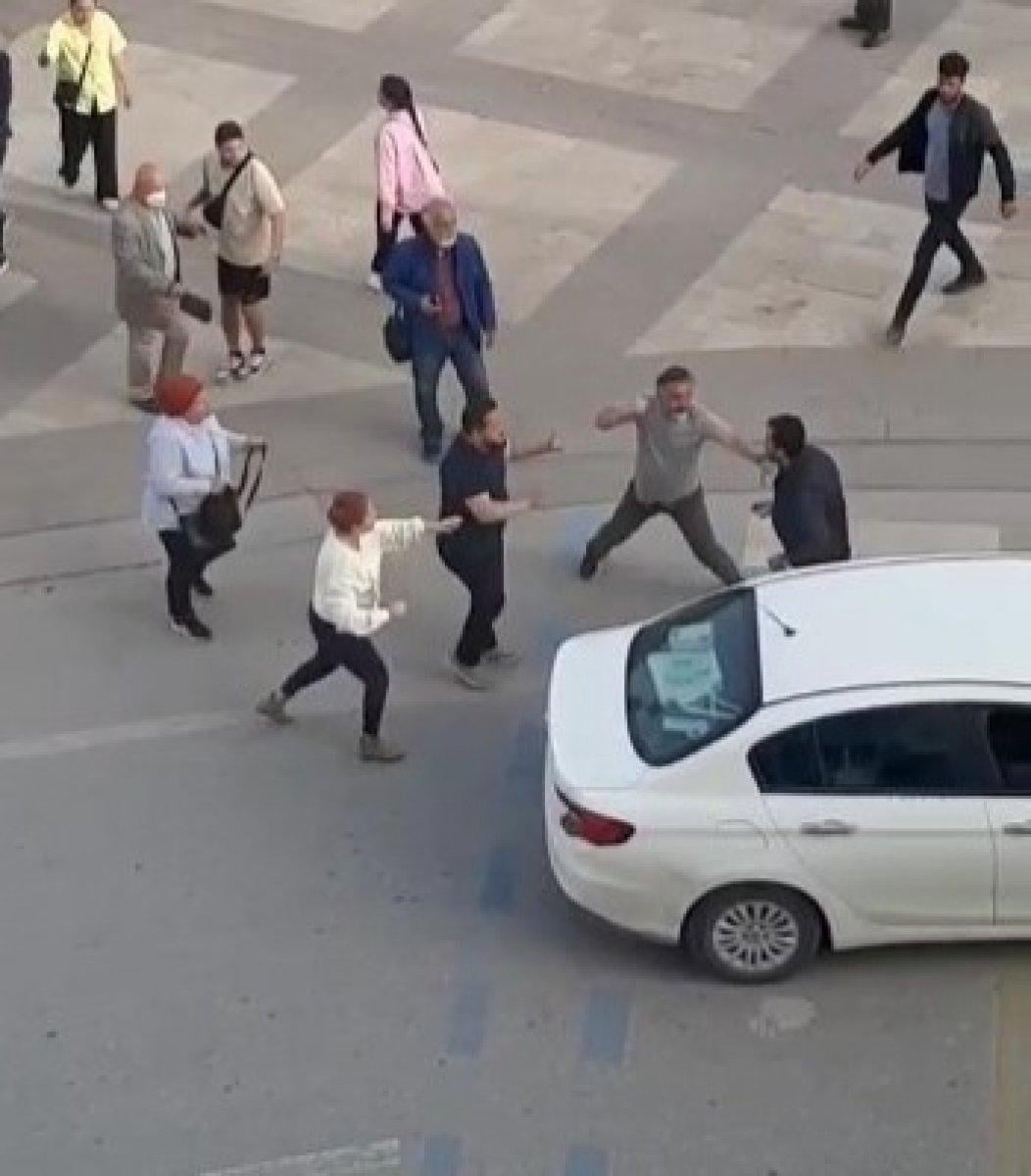 Denizli'ye gelen gurbetçi magandaların hedefi oldu