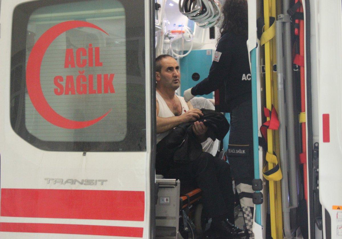 Kocaeli'de tartıştığı eşi göğsünden bıçakladı