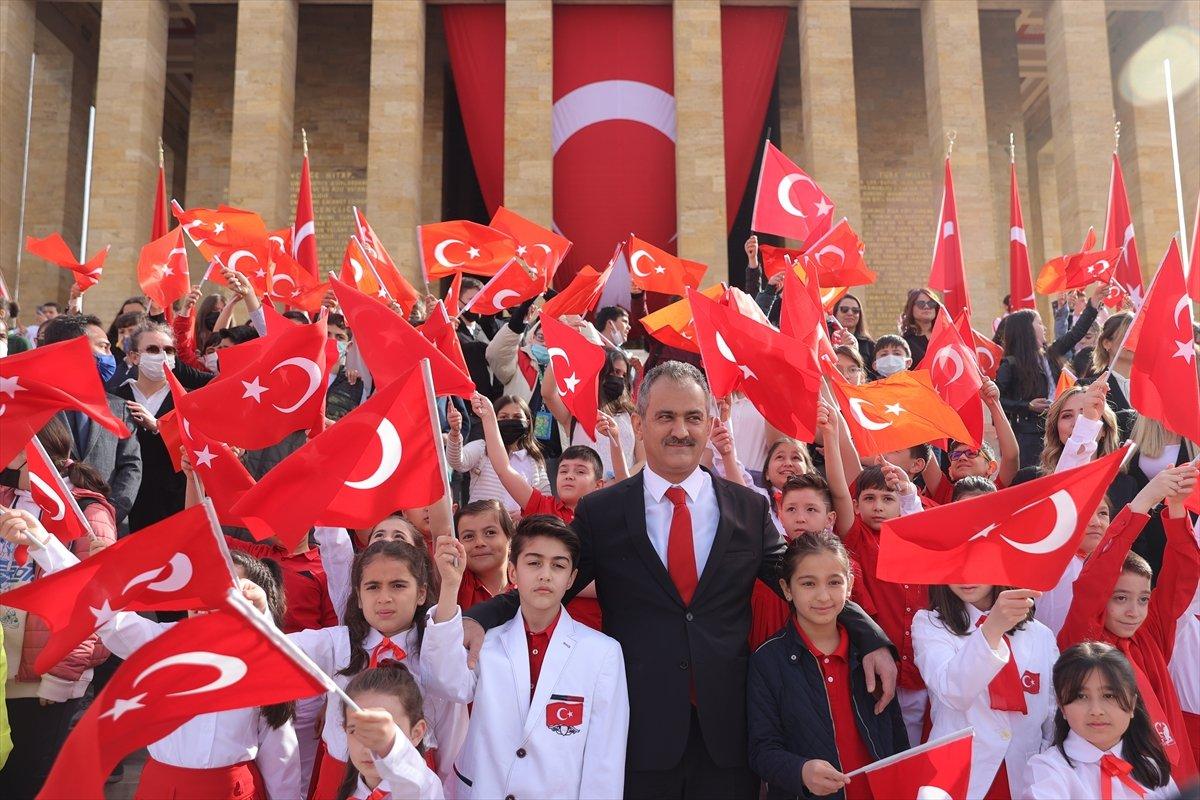 Siyasilerden 23 Nisan mesajları