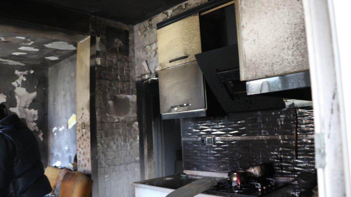 Samsun'da engelli çocuğun torpil patlattığı ev küle döndü