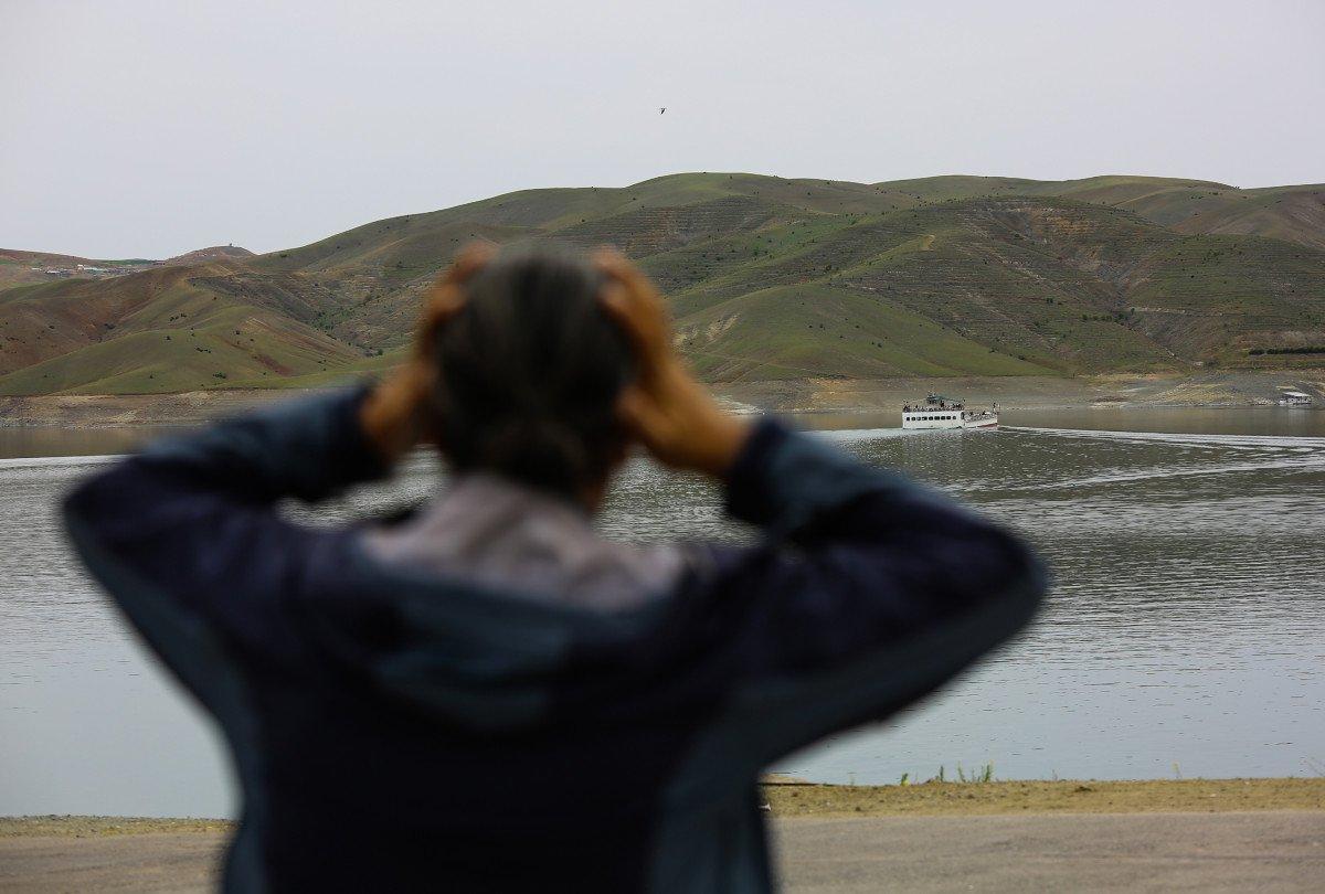 Tunceli-Elazığ feribot kuyruğundan vatandaşlar şikayetçi: Köprü yapılsın