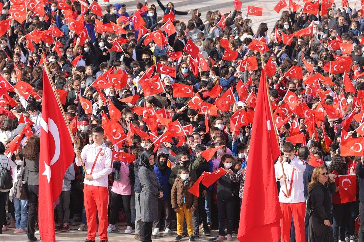 Çocuklar, 23 Nisan'da Anıtkabir'i ziyaret etti
