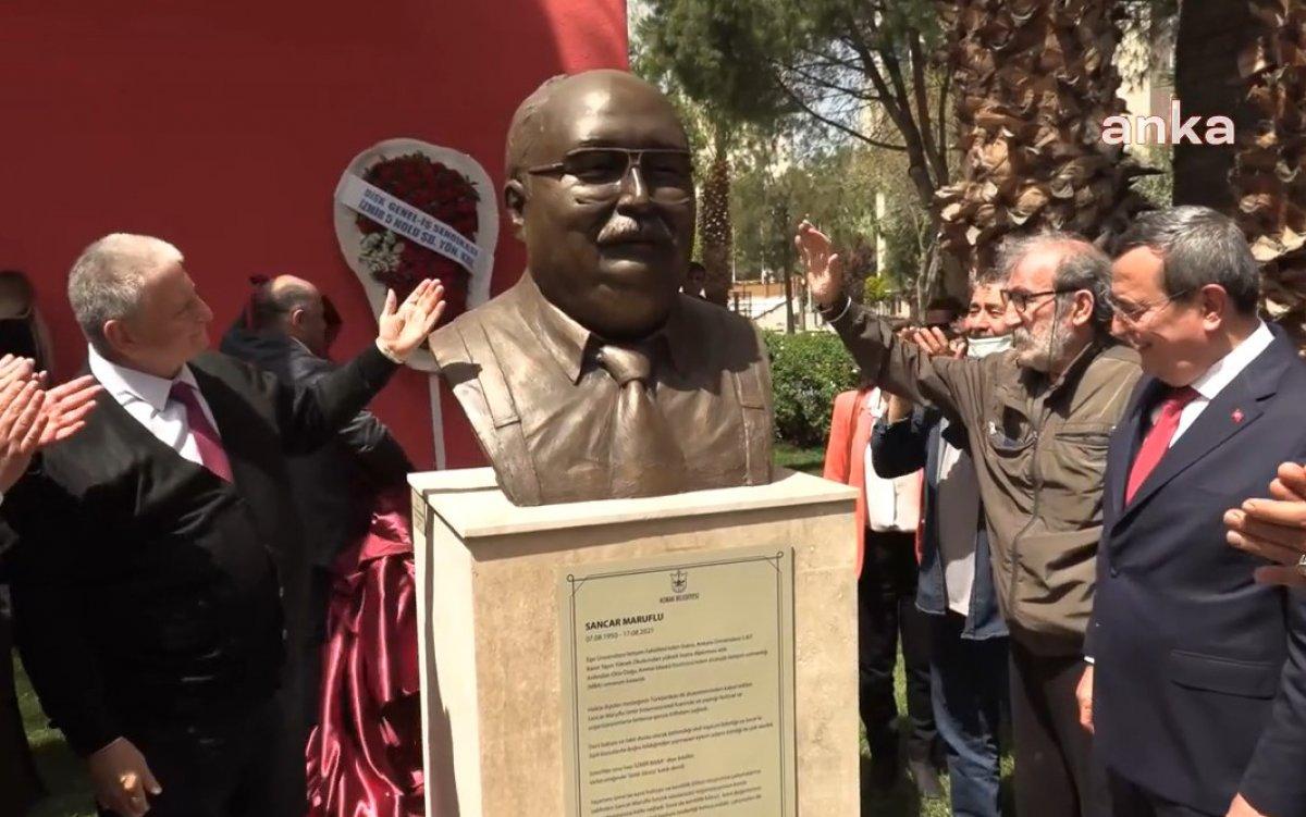 CHP İzmir'e bir heykel daha kazandırdı