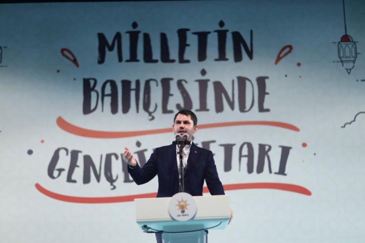 Murat Kurum, ilk defa oy kullanacak 5 bin gençle iftarda buluştu