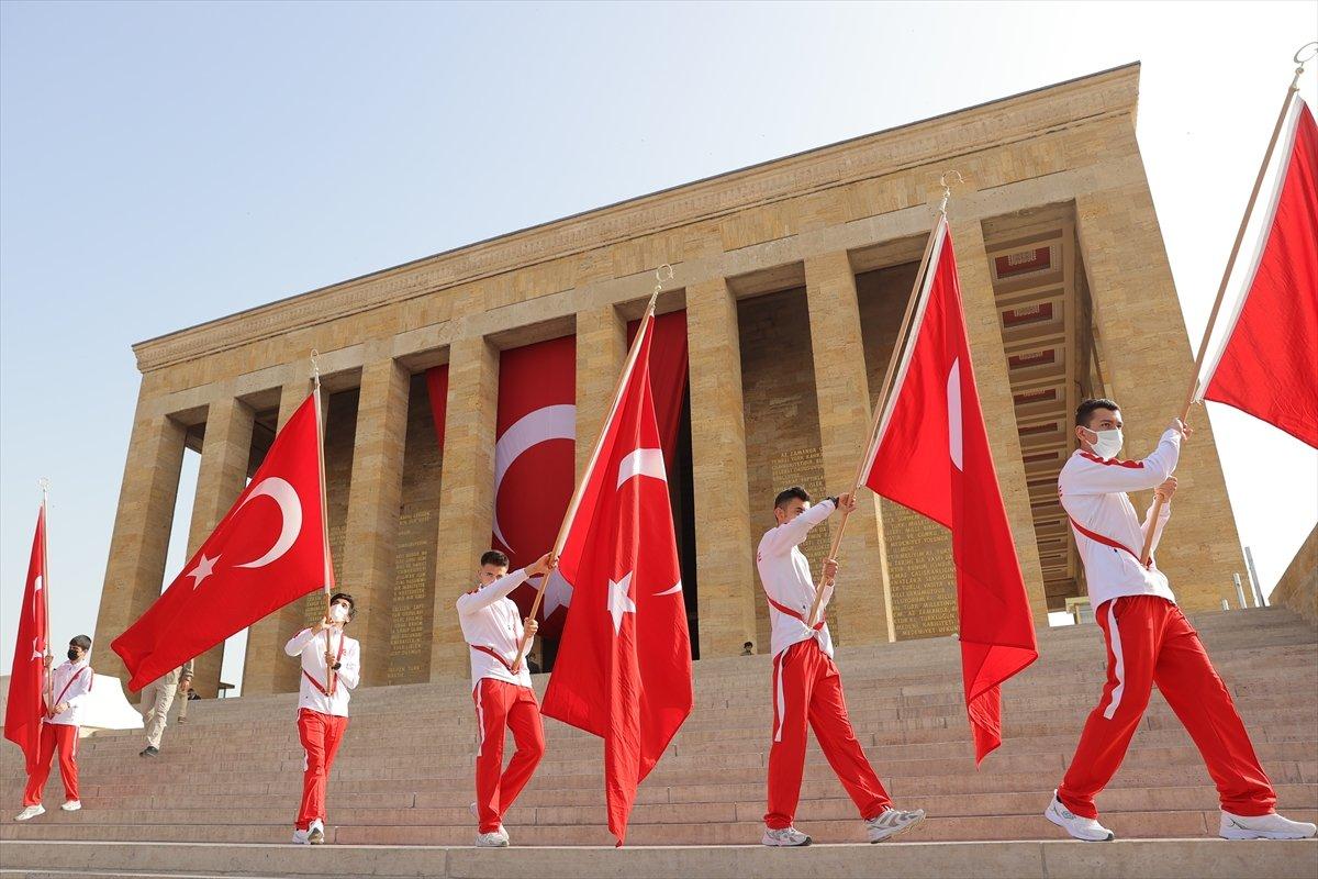Çocuklar, 23 Nisan'da Anıtkabir'i ziyaret etti