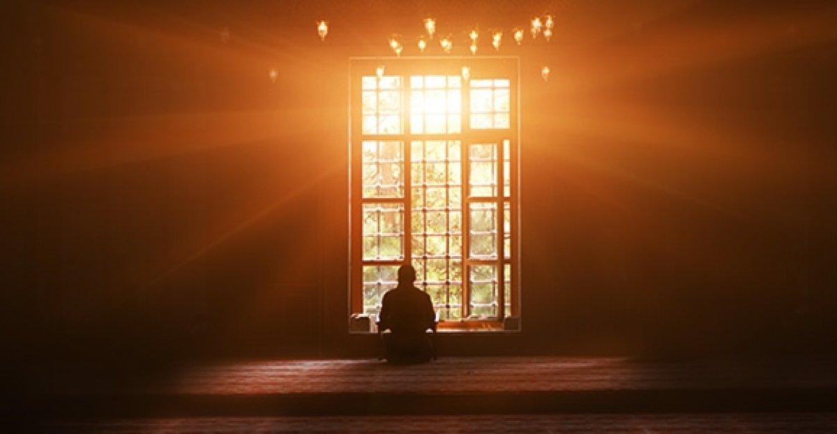 İtikafa girmenin faydaları ve fazileti