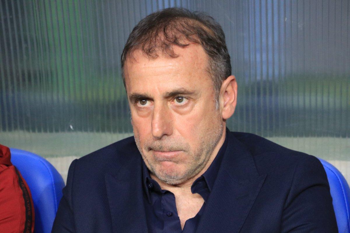 Abdullah Avcı: Bayrakları sandıklardan çıkarın