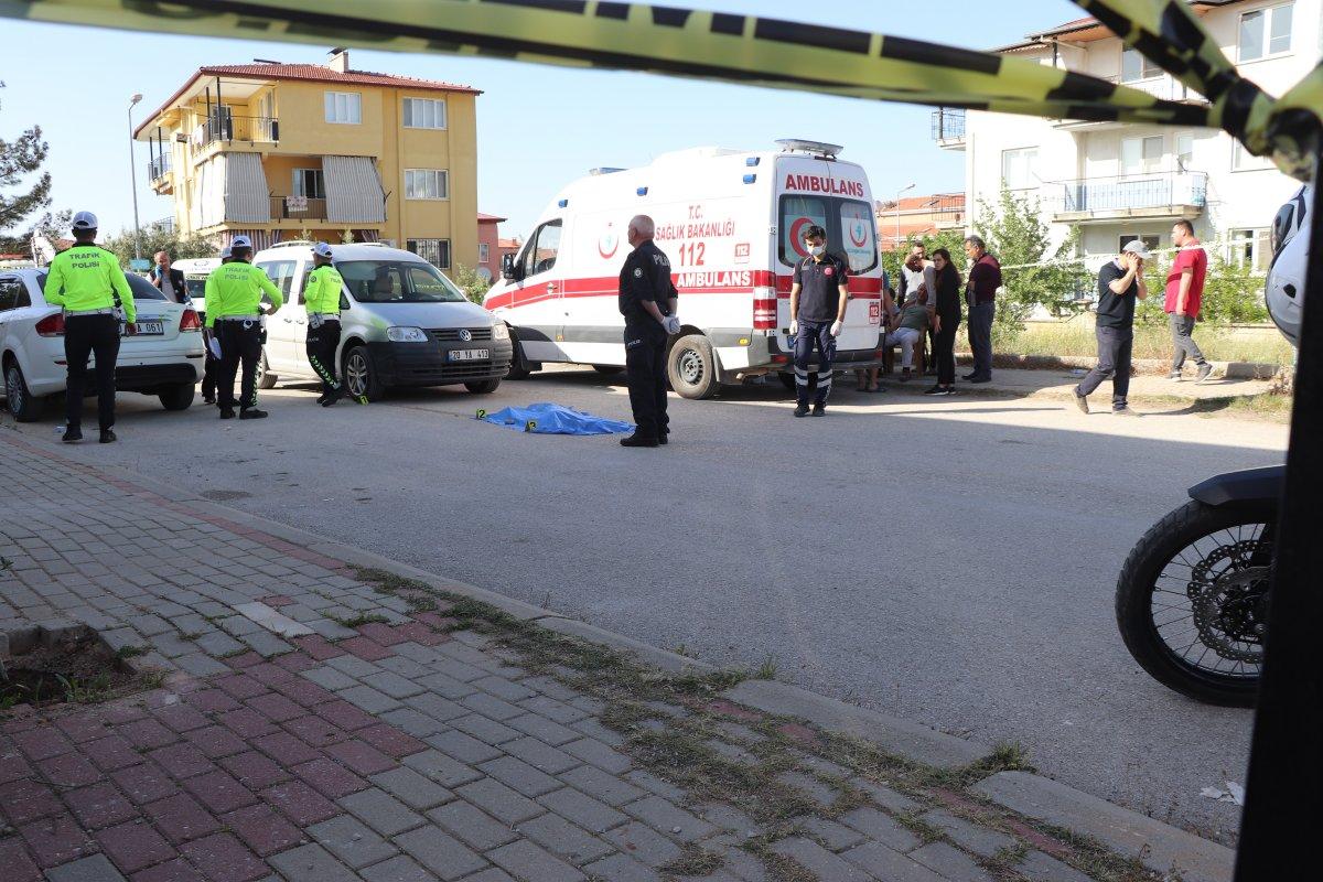 Denizli’de hafif ticari aracın çarptığı çocuk hayatını kaybetti