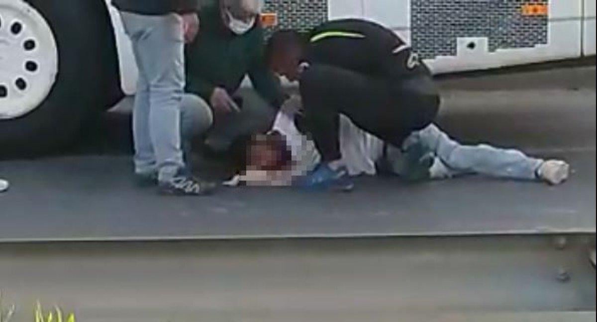 Antalya’da 24 yaşındaki genç, koşarak geçmek istediği yolda öldü