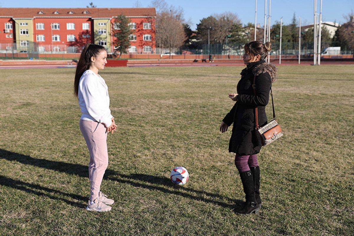 Edirne'de lise öğrencisi Elif, doktor ve futbolcu olmak istiyor