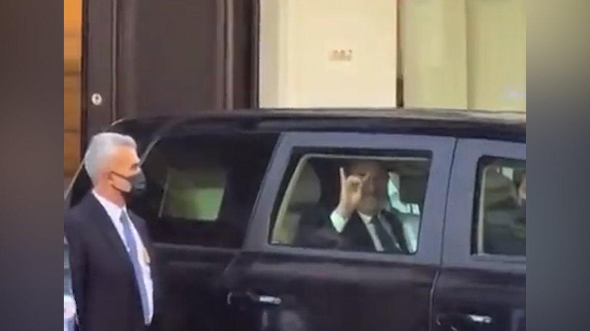 Dışişleri Bakanı Mevlüt Çavuşoğlu, Ermeni protestoculara Bozkurt işareti yaptı