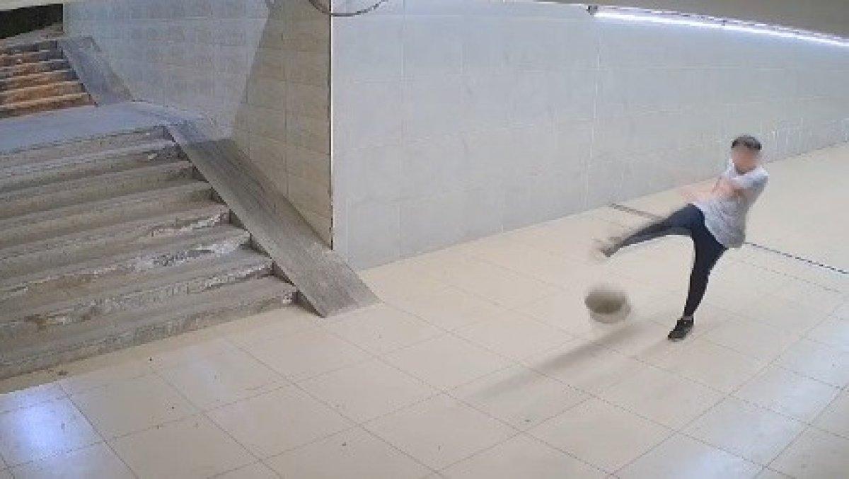 Konya'da güvenlik kameralarını parçalayan çocuklar