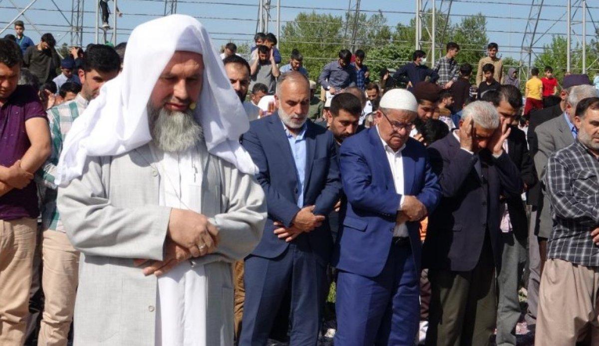 Diyarbakırlılar yağmur yağması için dua etti