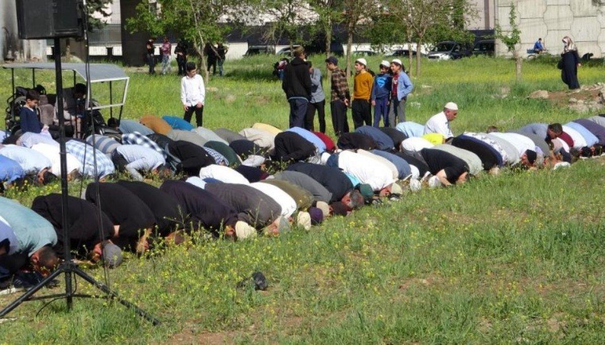 Diyarbakırlılar yağmur yağması için dua etti