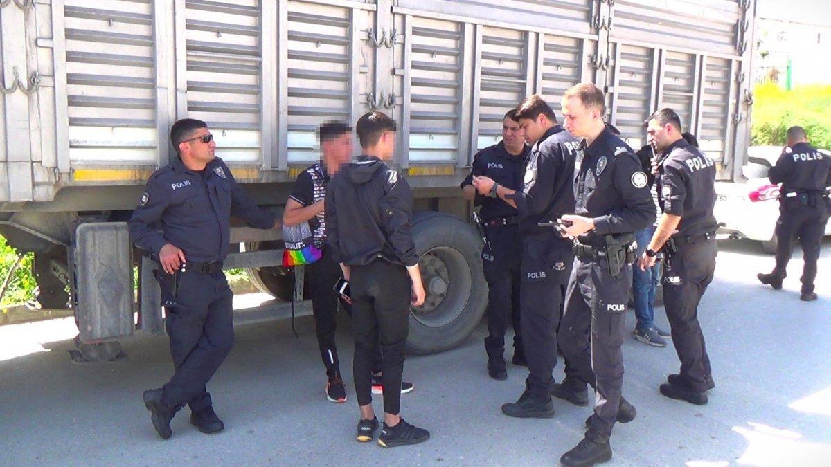 Denizli’de küfür kavgası: 1’i ağır 2 yaralı