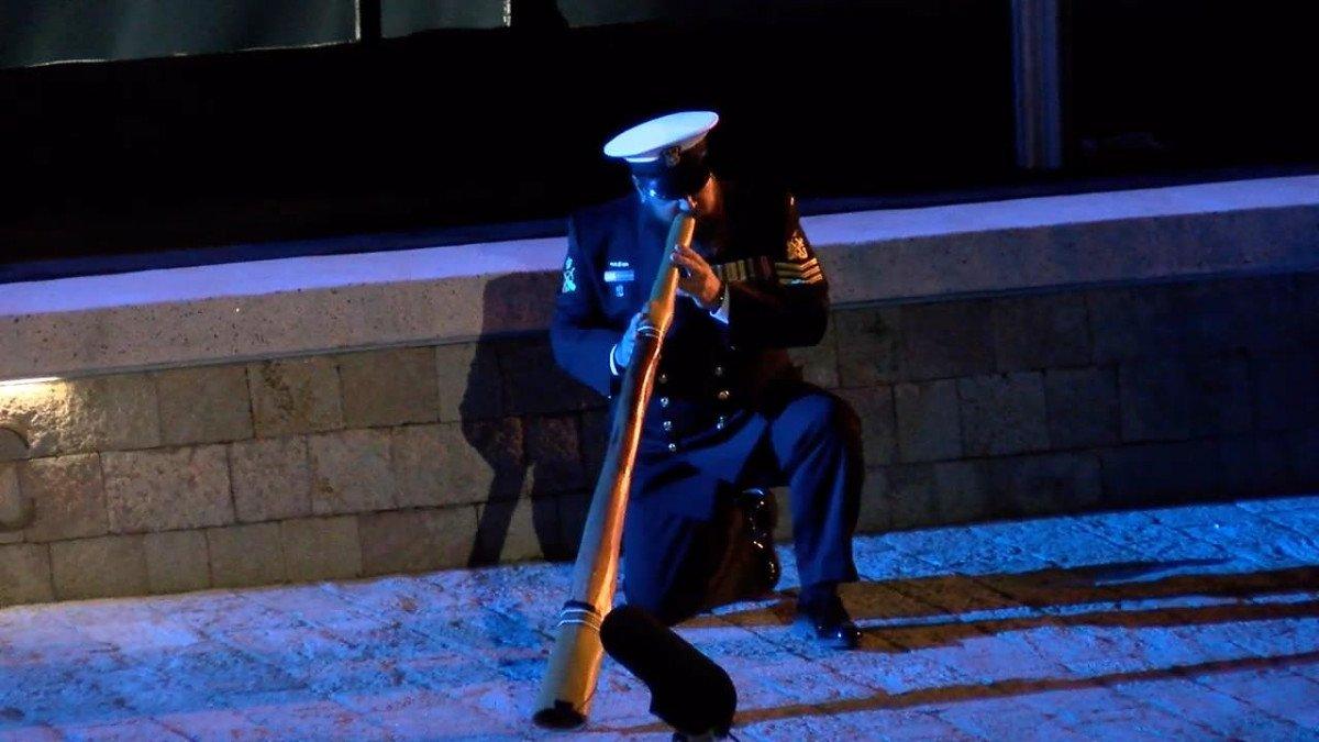 Anzak Koyu'nda geleneksel 'Şafak Ayini'