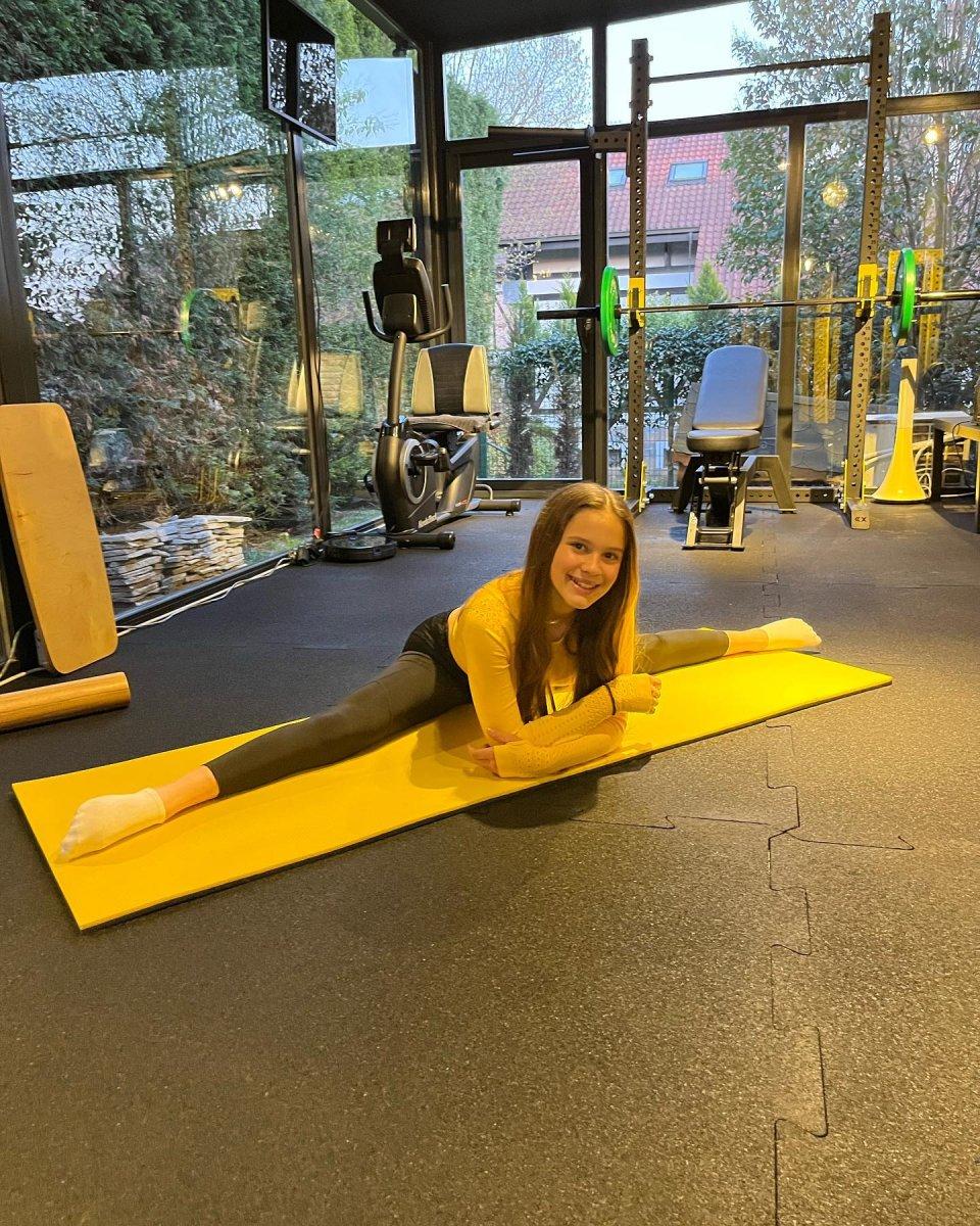 Pınar Altuğ'un kızı Su annesi gibi spor tutkunu