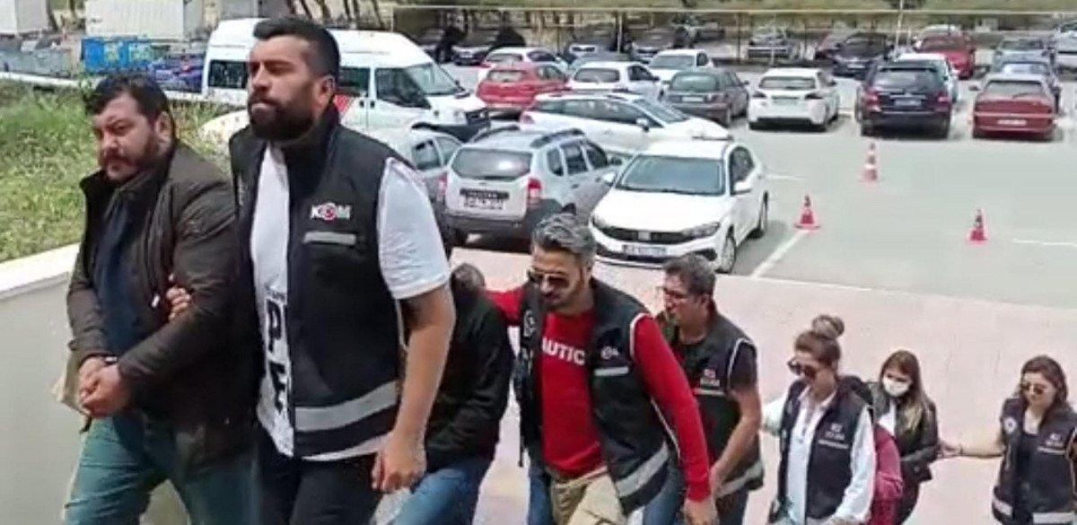 Muğla'da, 80 milyon lira dolandırdığı iddia edilen kadının develerine el konuldu