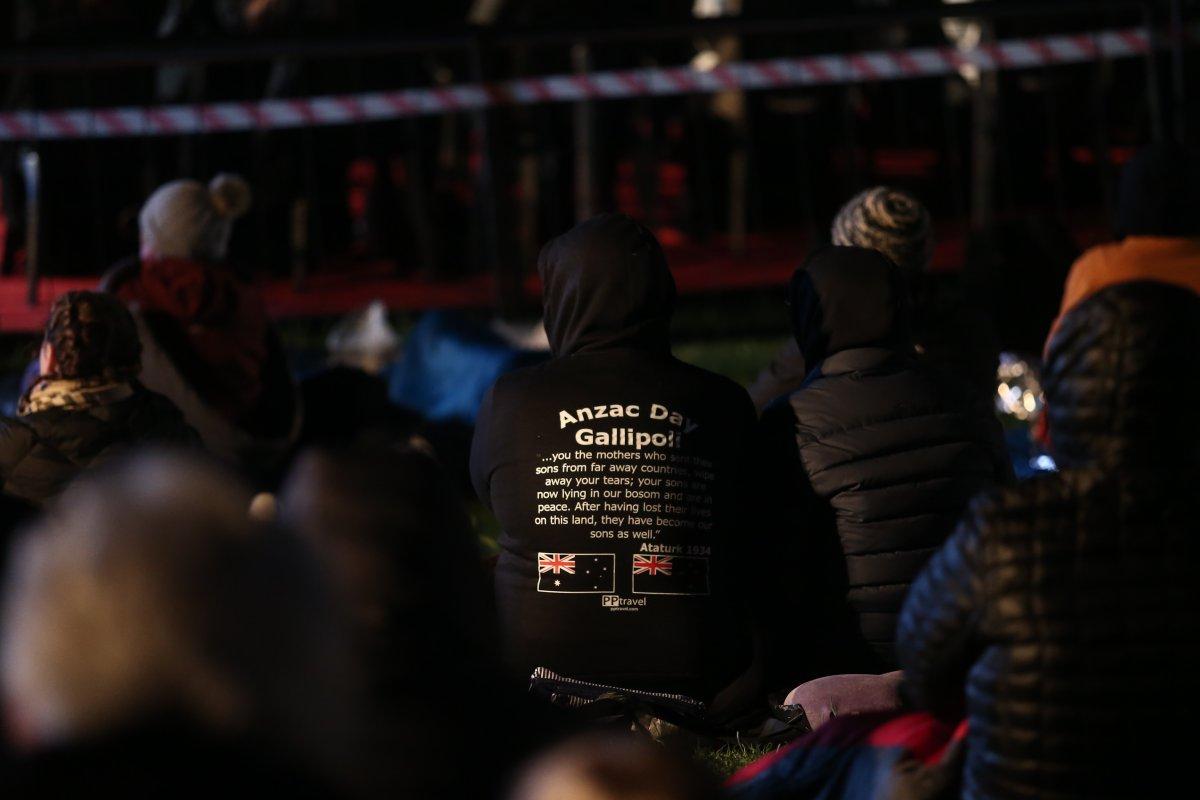 Anzak Koyu'nda geleneksel 'Şafak Ayini'