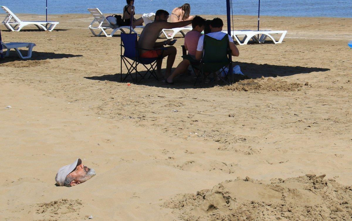 Mersin’de sıcağı gören denize koştu