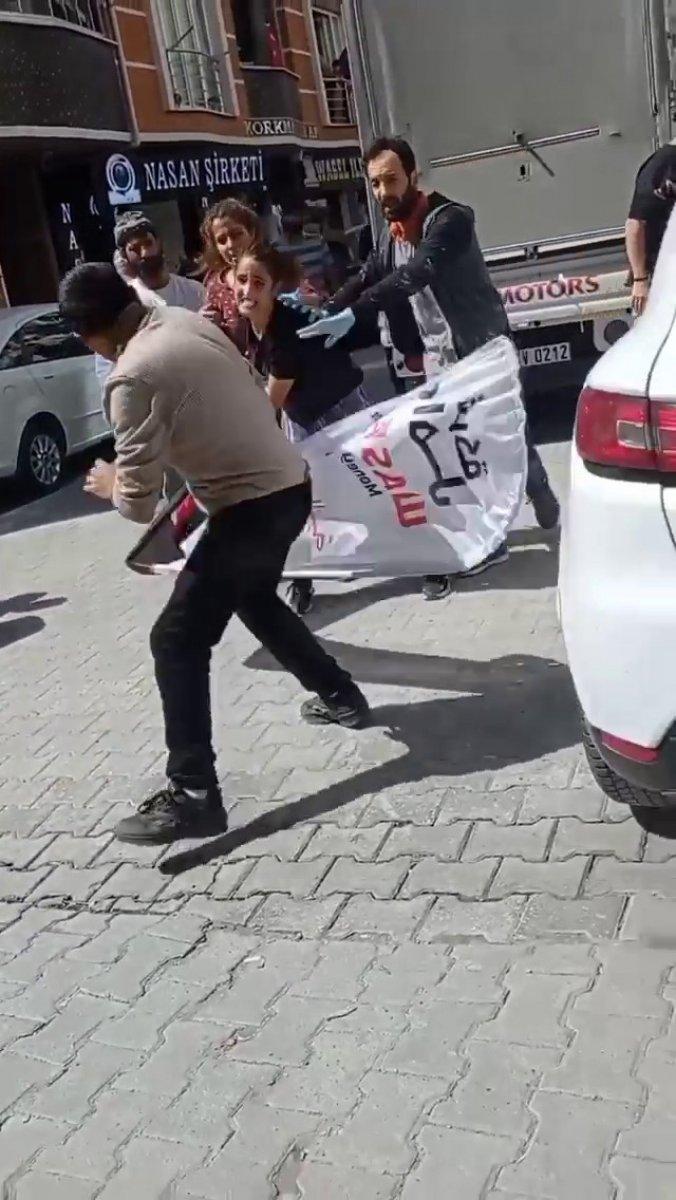 Esenyurt'ta manava sopalı saldırı