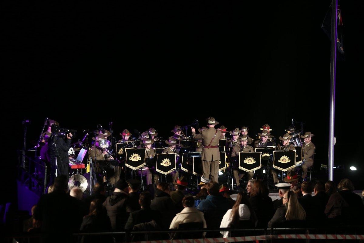 Anzak Koyu'nda geleneksel 'Şafak Ayini'