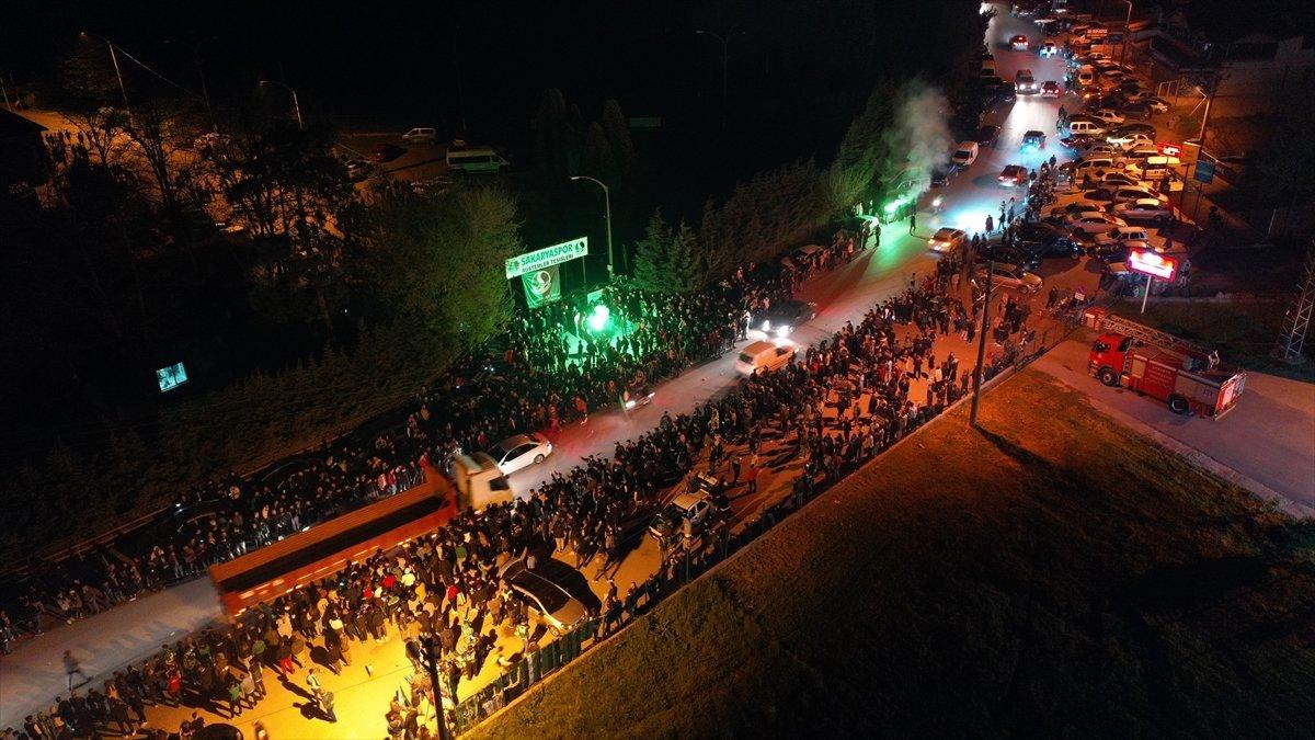 Sakaryaspor'da 1.Lig'e yükselmeyi garantiledi