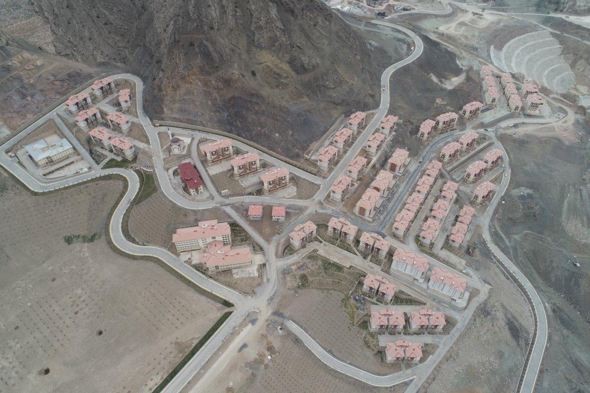 Artvin'in Yusufeli ilçesi 7'nci kez taşınıyor