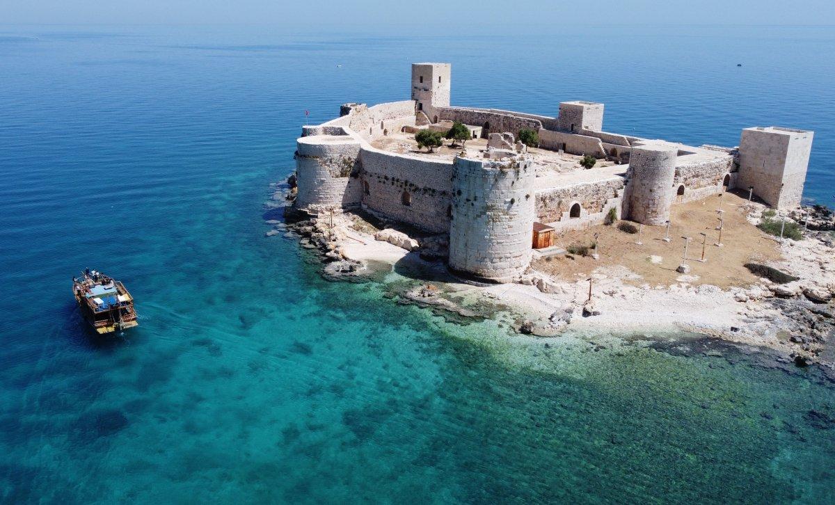 Mersin’de sıcağı gören denize koştu