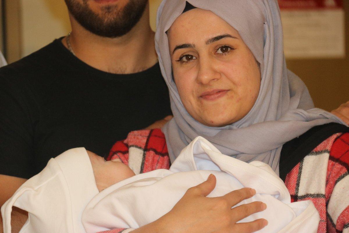 Diyarbakır'da, yemek borusu olmadan doğan bebek sağlığına kavuştu