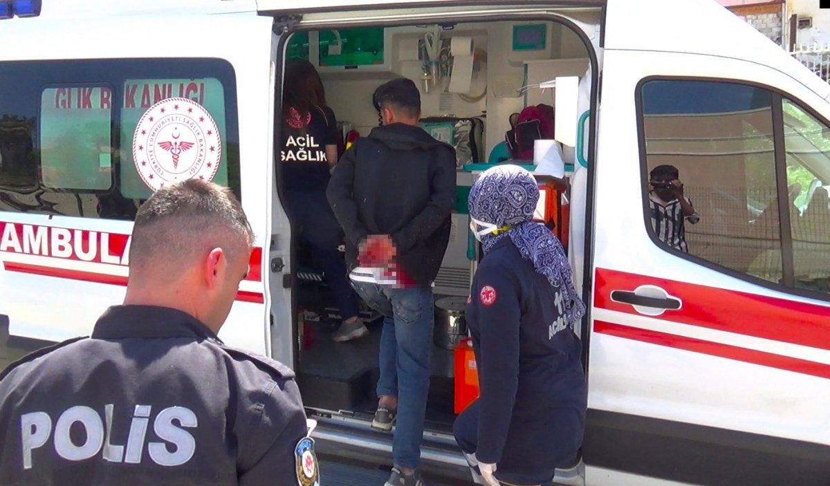 Denizli’de küfür kavgası: 1’i ağır 2 yaralı