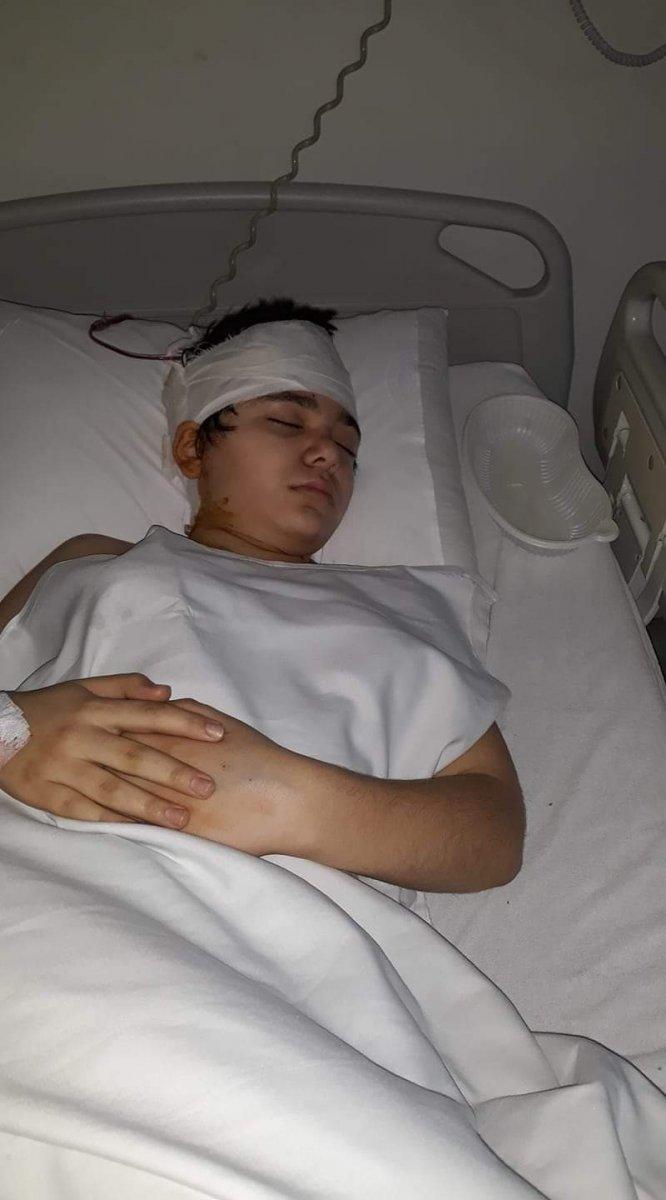 Kastamonu'da engelli baba, kızının yaşaması için tek kolu ile boyacılık yapıyor