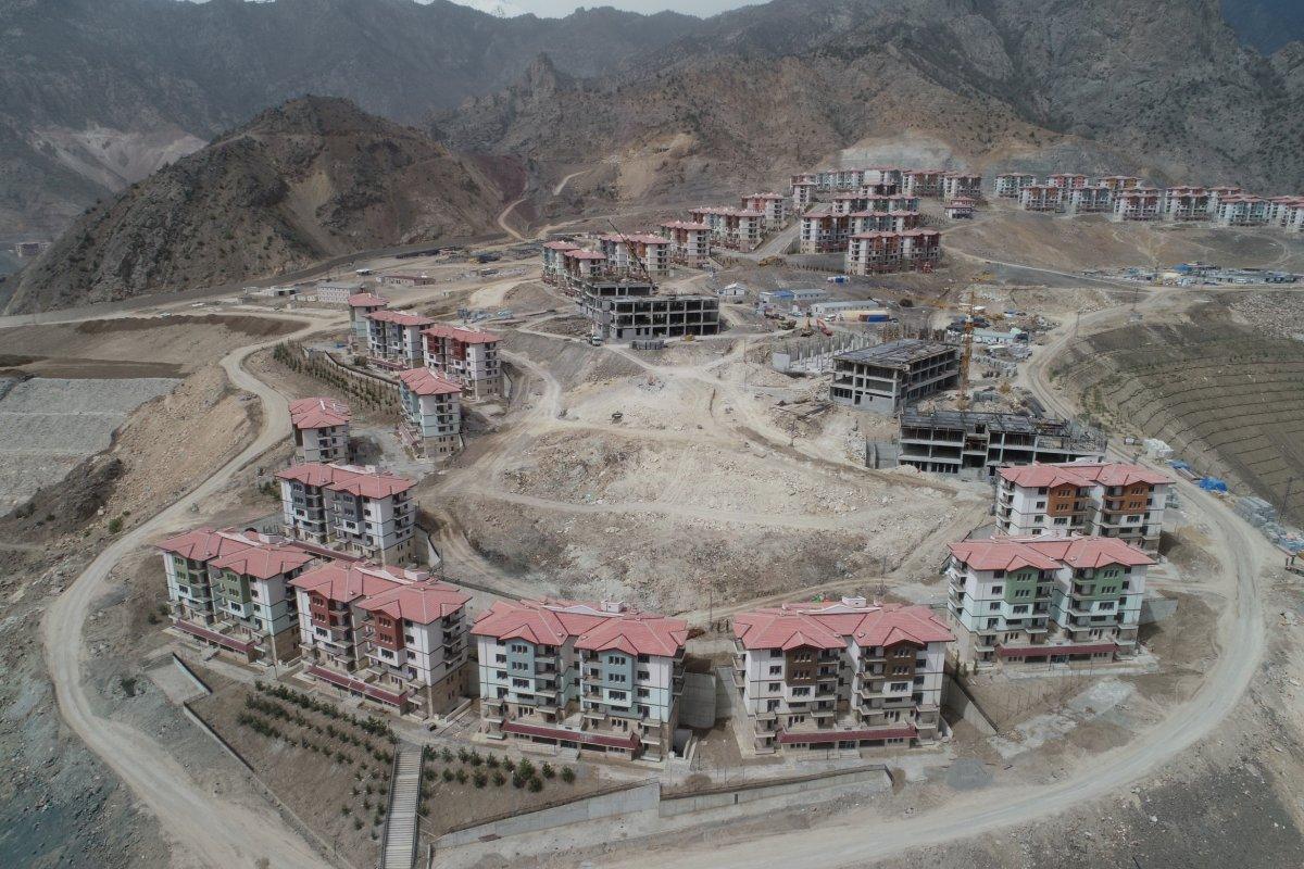 Artvin'in Yusufeli ilçesi 7'nci kez taşınıyor