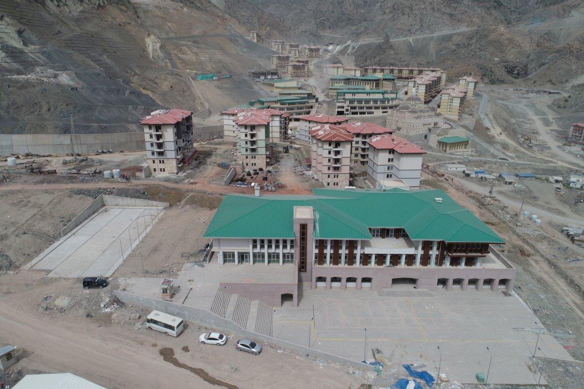 Artvin'in Yusufeli ilçesi 7'nci kez taşınıyor