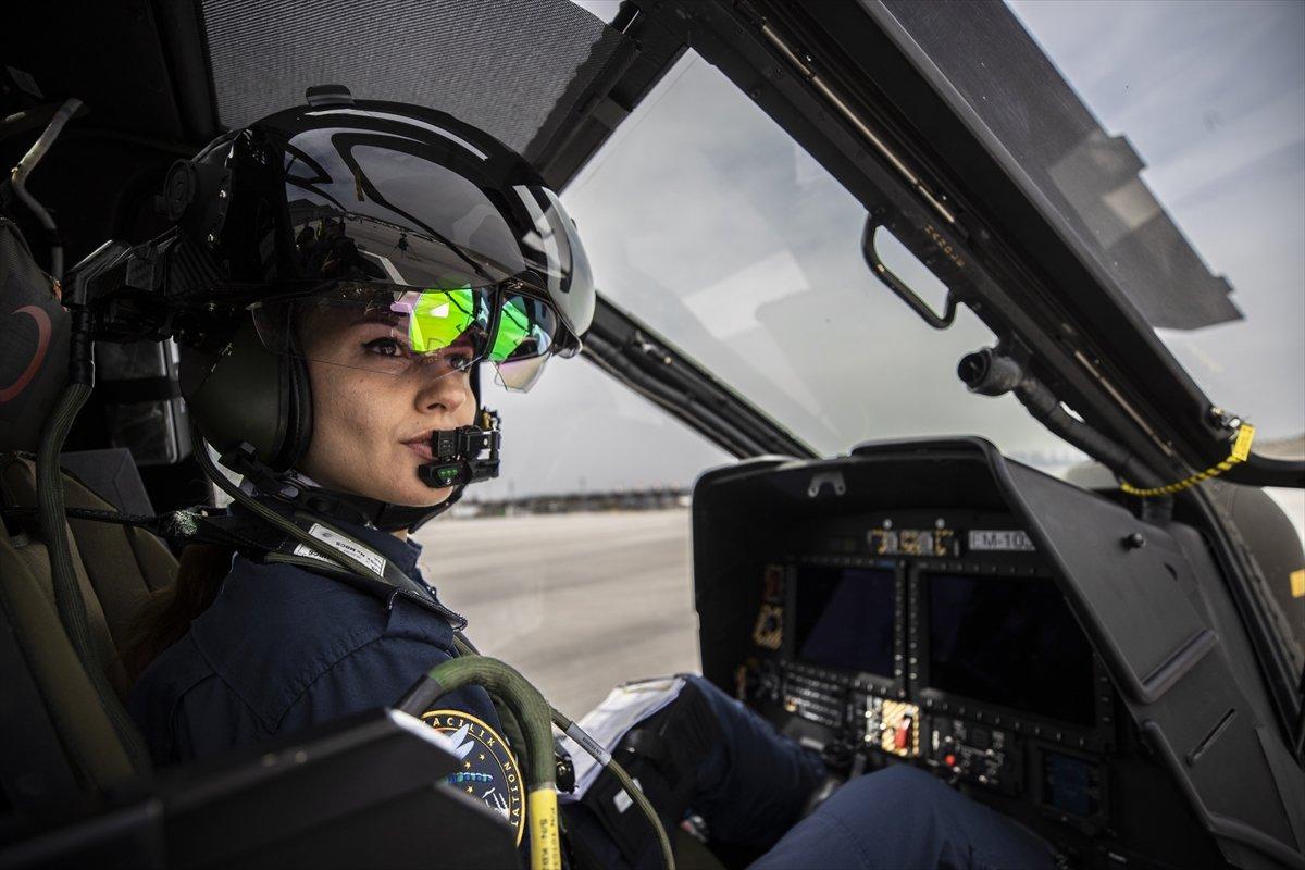Türk Polis Teşkilatının çelik kanatları, Dünya Pilotlar Günü'nü kutluyor