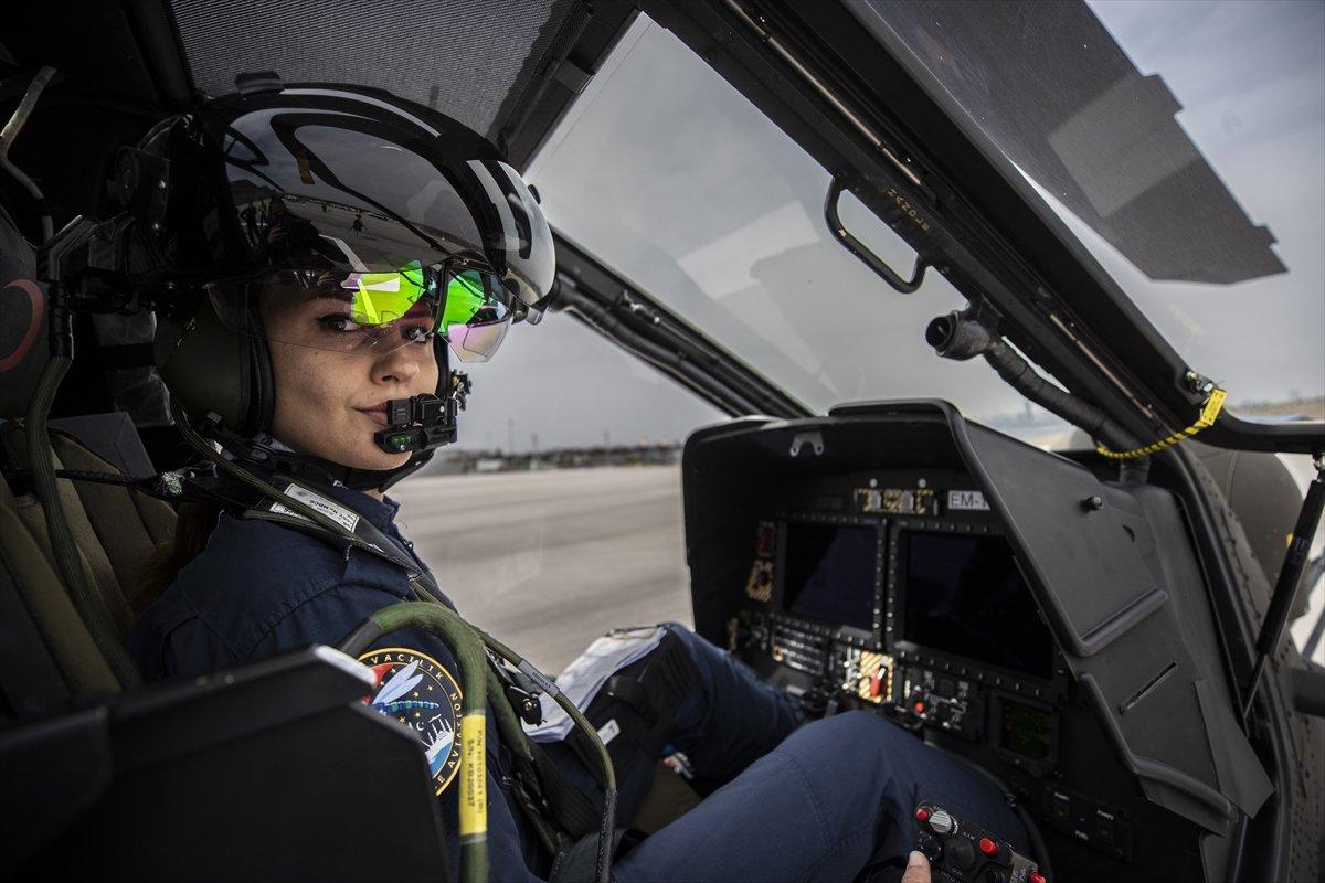 Türk Polis Teşkilatının çelik kanatları, Dünya Pilotlar Günü'nü kutluyor