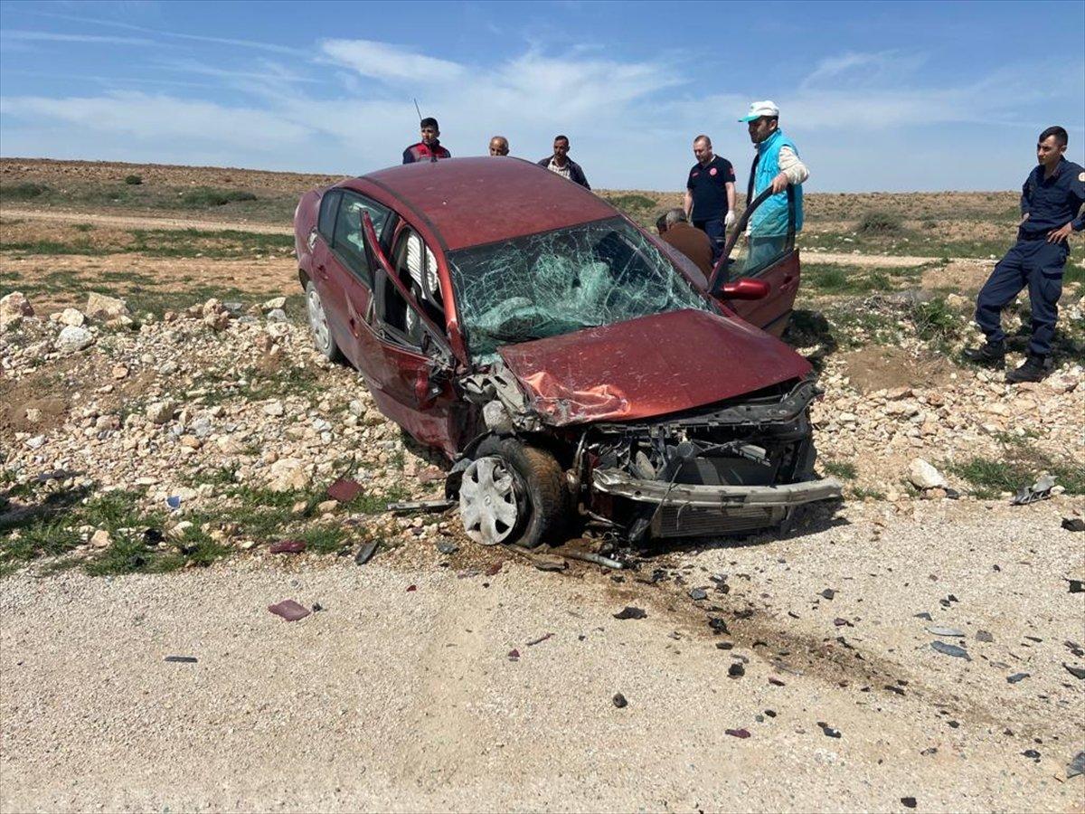 Eskişehir’de otomobil ile hafif ticari araç çarpıştı: 1 ölü, 3 yaralı
