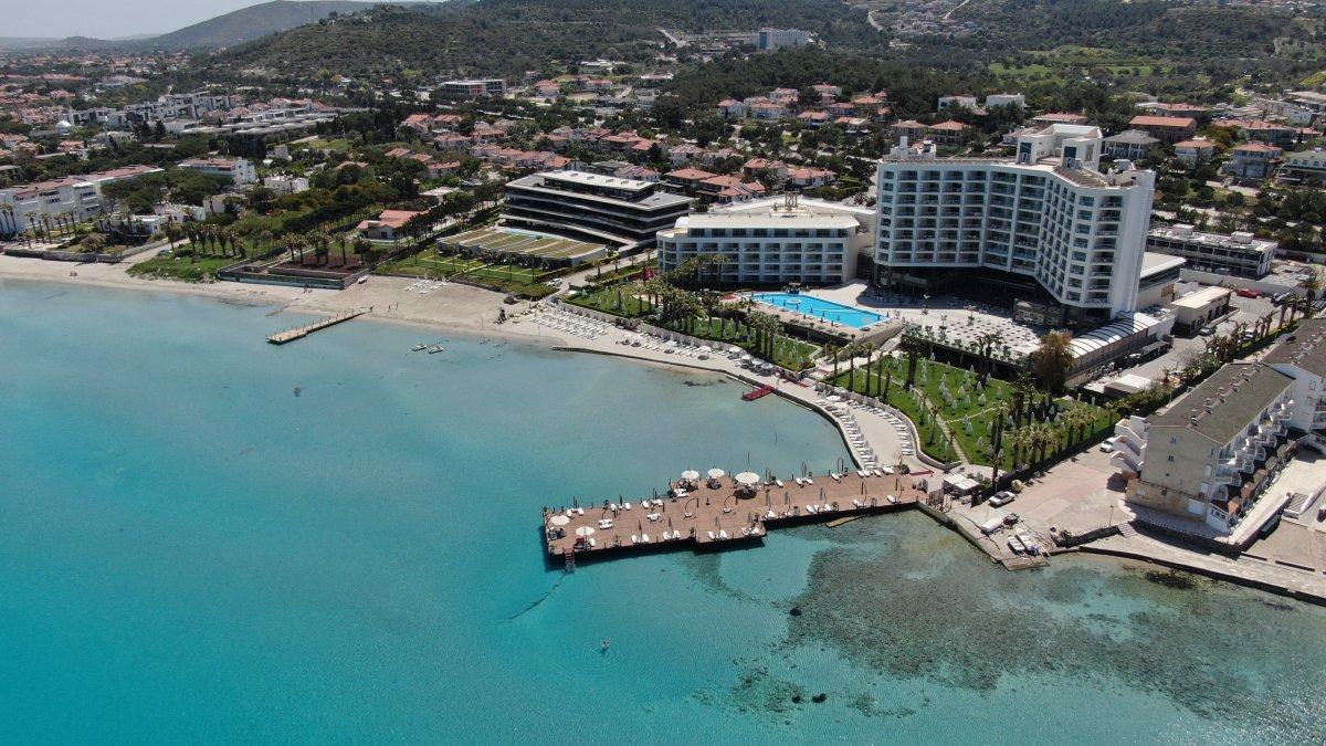 Çeşme’de bayram hareketliliği: Oteller dolmak üzere