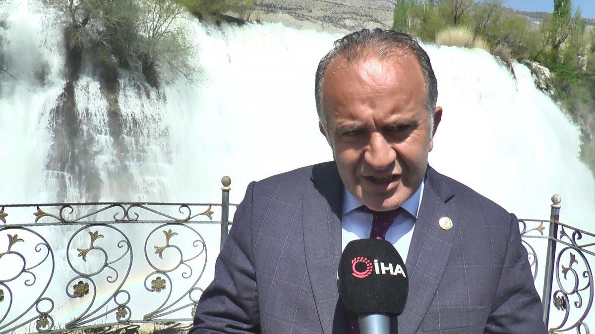 Şahan Gökbakar'ın 'Tortum şelalesi kurudu' iddiasına cevap