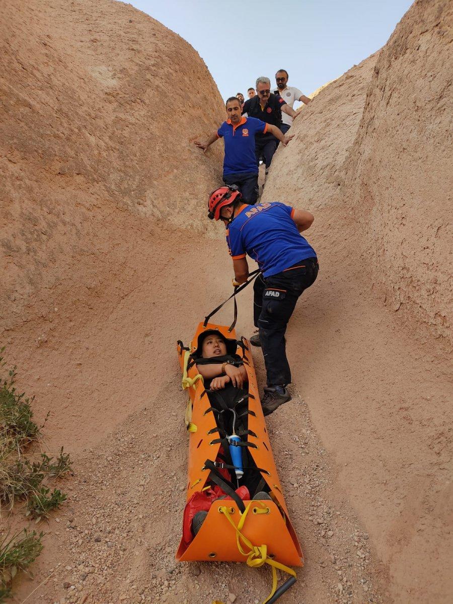Kapadokya'yı gezen turist çukura düştü