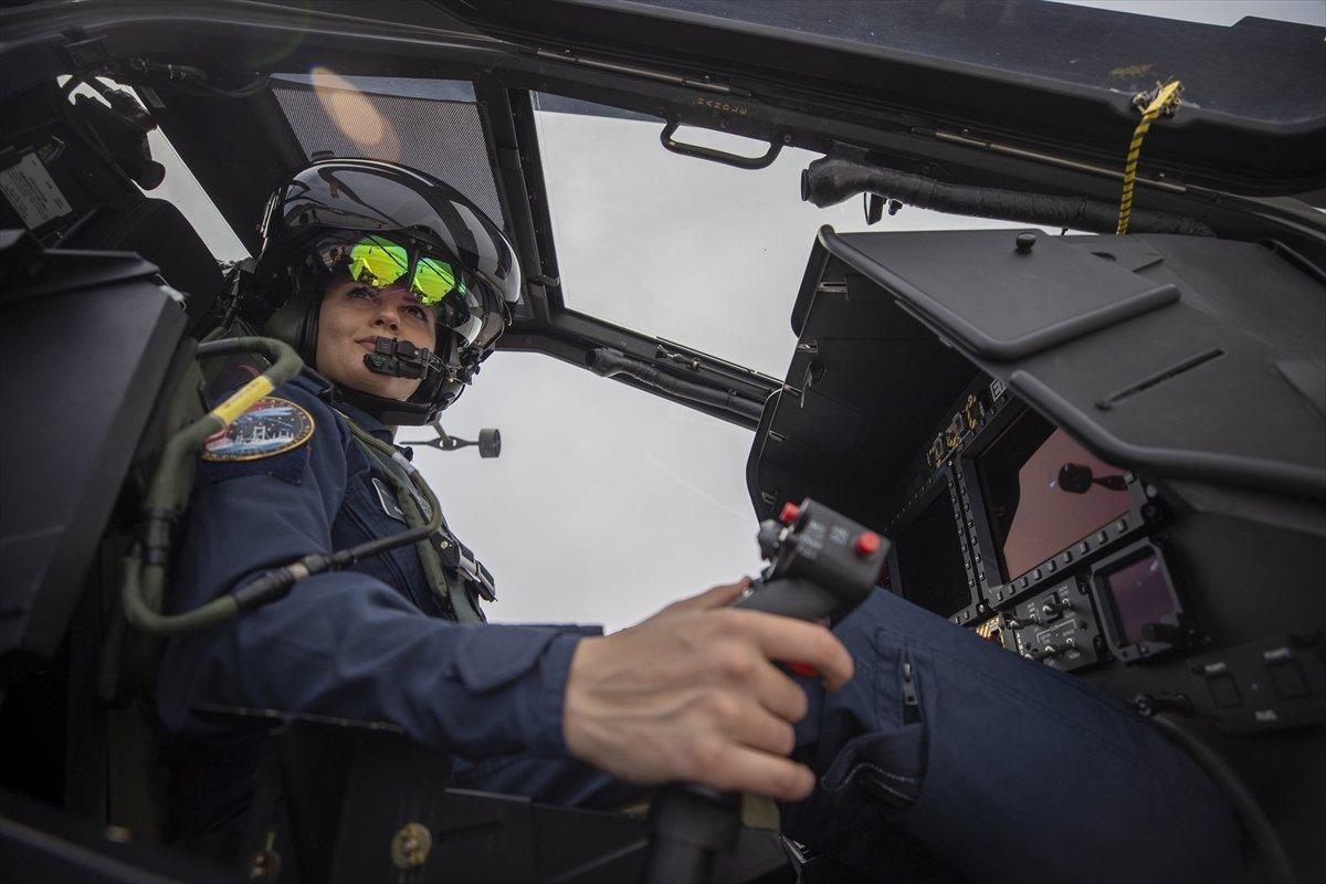 Türk Polis Teşkilatının çelik kanatları, Dünya Pilotlar Günü'nü kutluyor